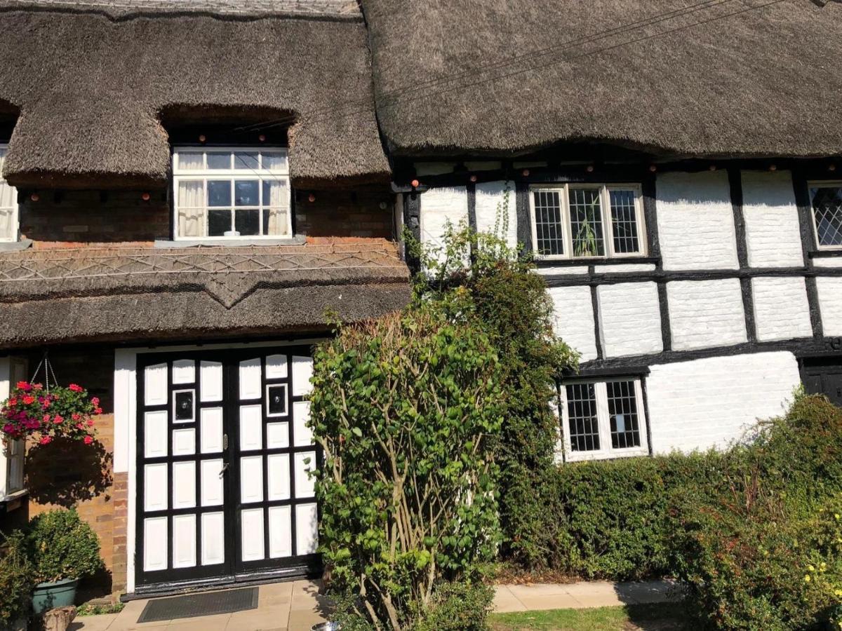 Old Hunters Lodge Whipsnade Limited المظهر الخارجي الصورة