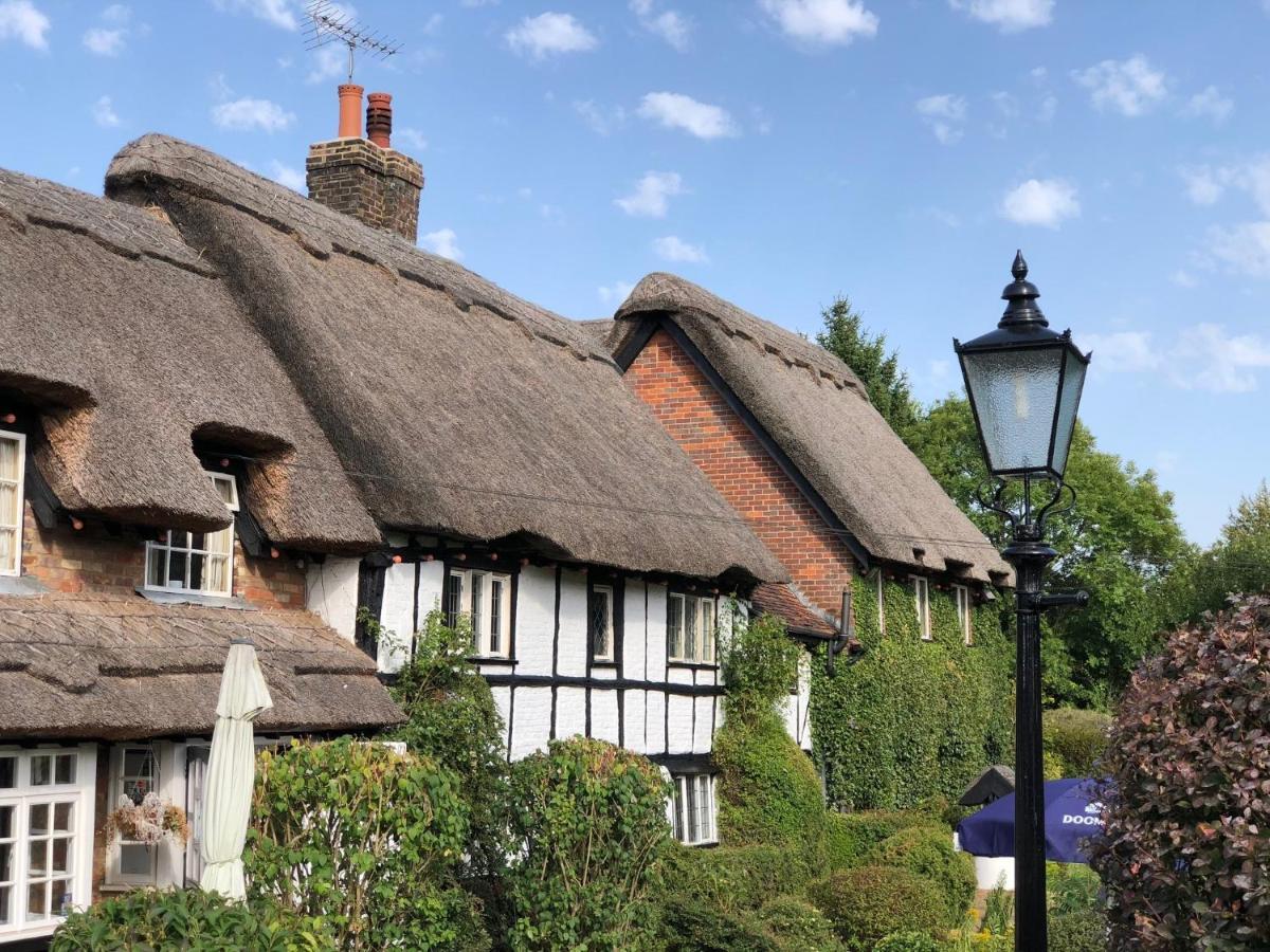 Old Hunters Lodge Whipsnade Limited المظهر الخارجي الصورة