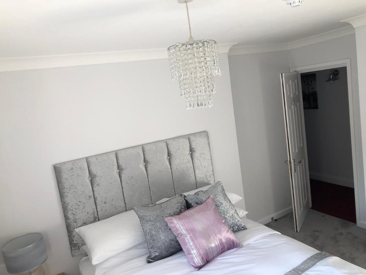 Old Hunters Lodge Whipsnade Limited المظهر الخارجي الصورة